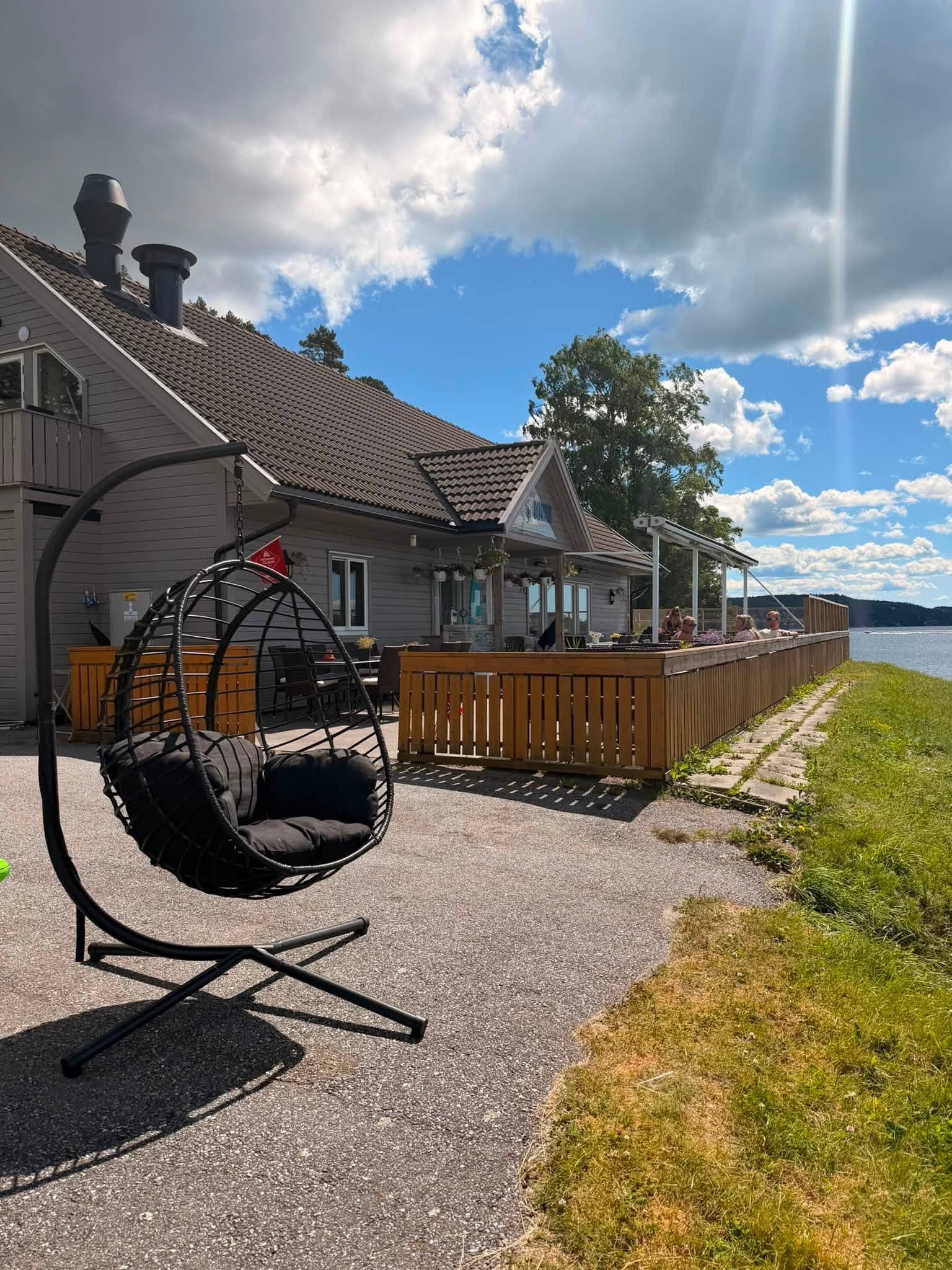 Kafe Bukten ved vannet på Feriehjemmet i Skjeberg